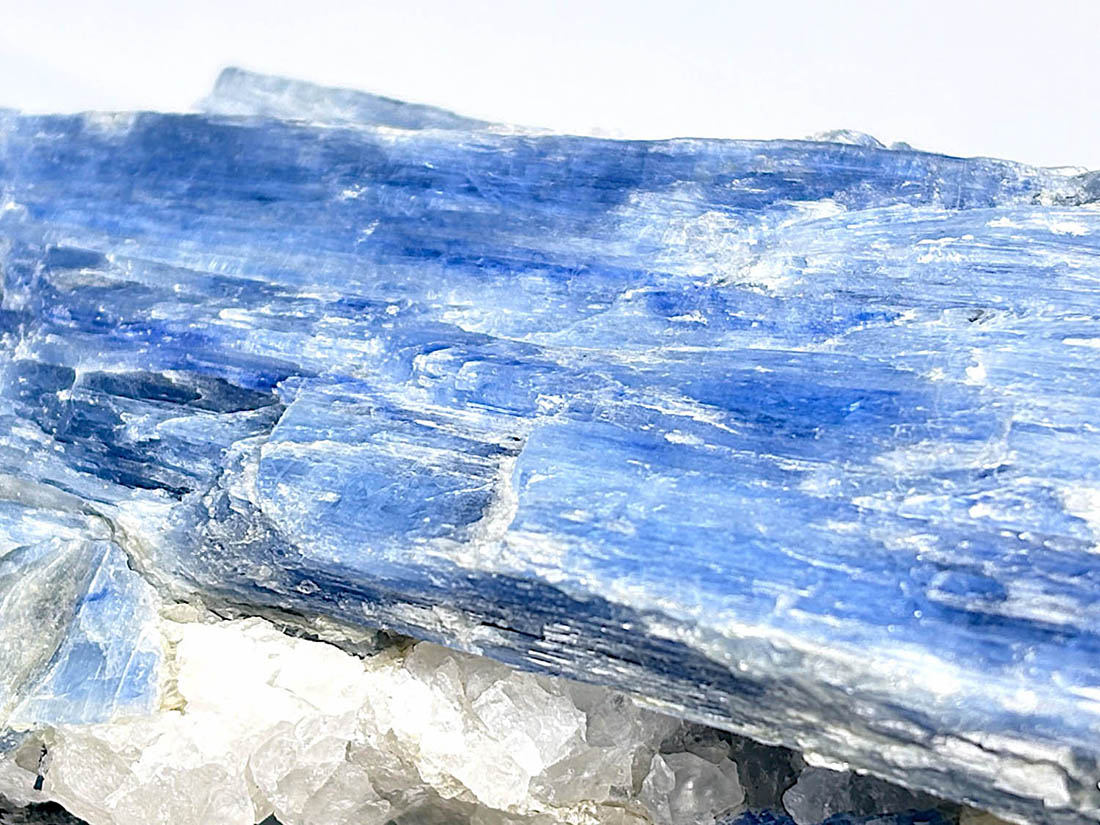 ブラジル産 カイヤナイト / kyanite ( 藍晶石 )