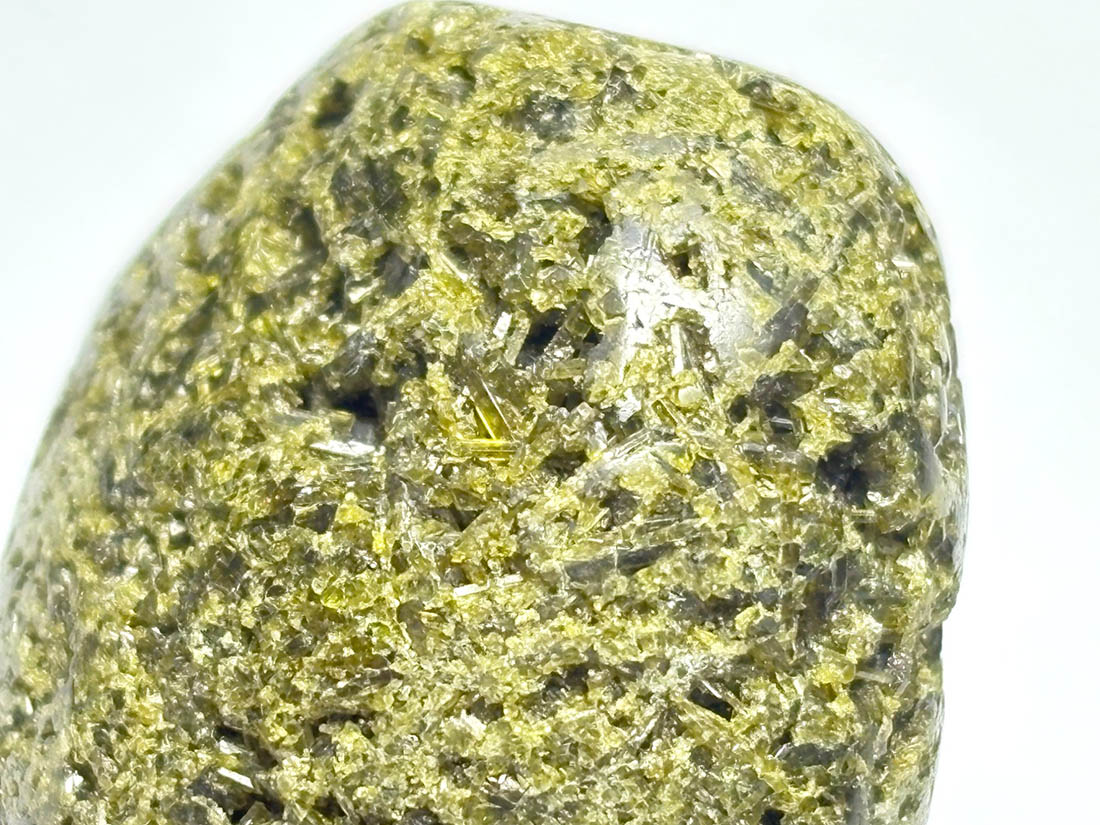 ペルー産 エピドート タンブル ( 緑簾石 )/ Epidote