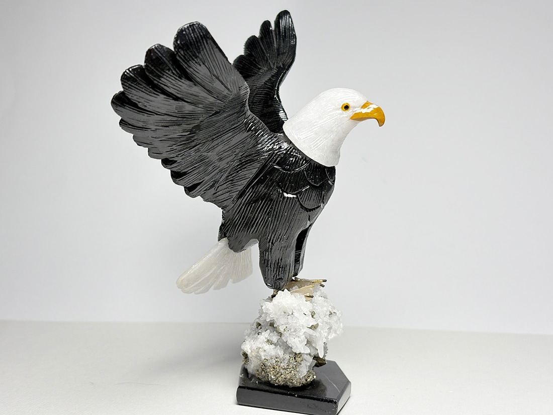 ペルー産 鳥彫刻(ハクトウワシ) ペルー産 鳥彫刻(ハクトウワシ)