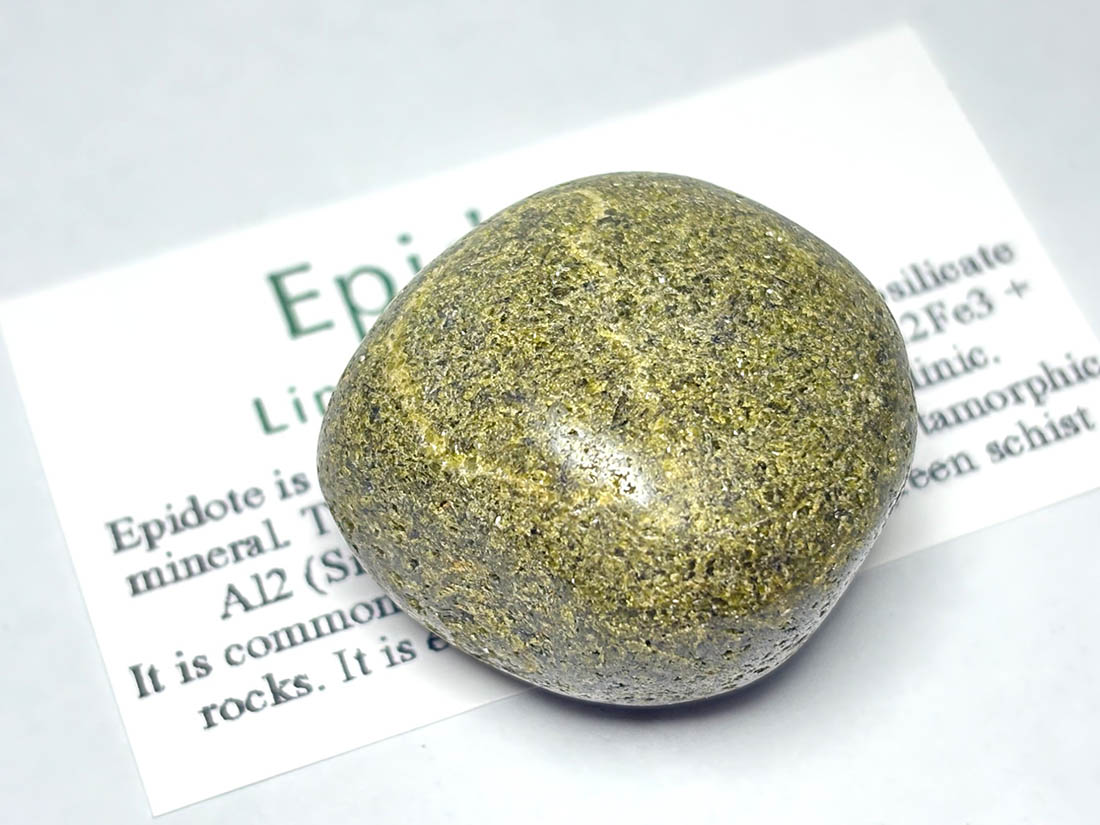 ペルー産 エピドート タンブル ( 緑簾石 )/ Epidote