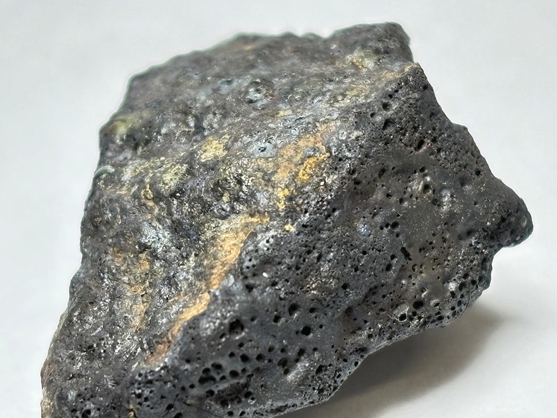 ロシア産 チェリャビンスク 隕石 /Chelyabinsk Meteorite