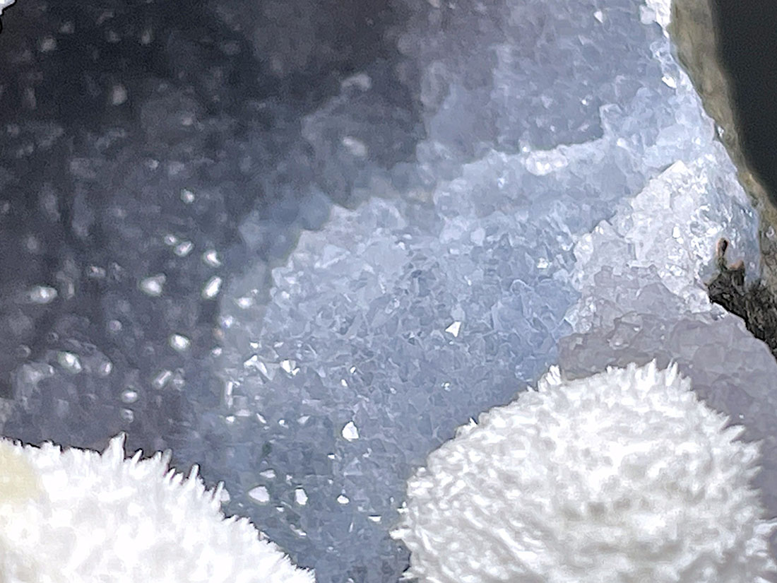 インド産スコレサイト (カルセドニー 共生)