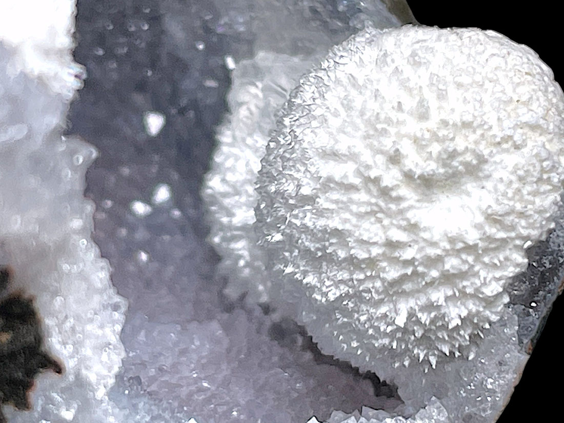 インド産スコレサイト (カルセドニー 共生)