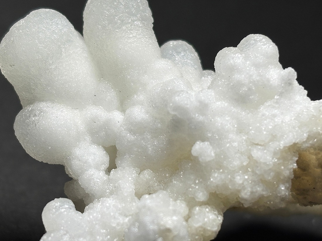 蛍光) 福建省産 ハイドロジンサイト ( 水亜鉛鉱 )/ Hydrozincite