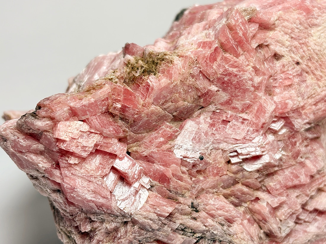 北海道稲倉鉱山産 菱マンガン鉱 / Rhodochrosite