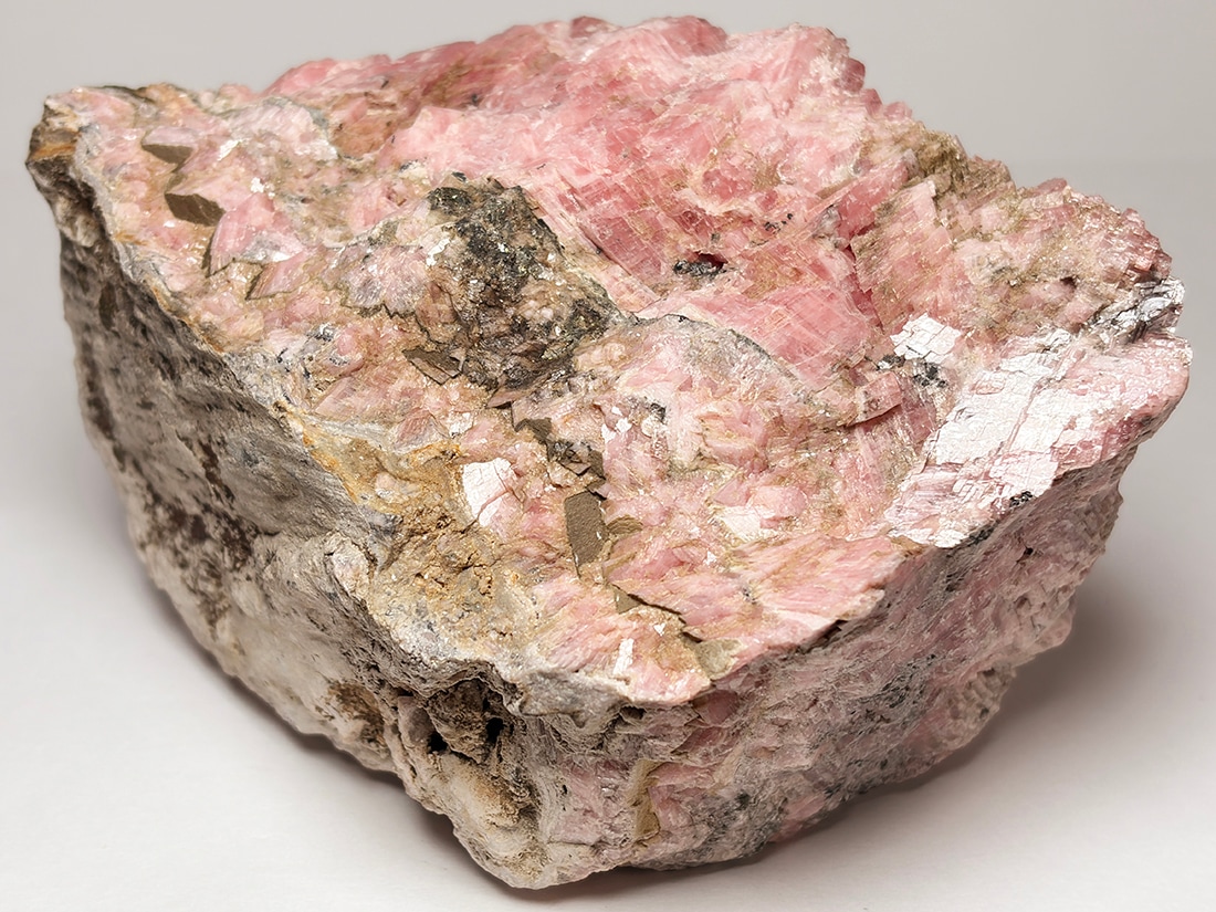 北海道稲倉鉱山産 菱マンガン鉱 / Rhodochrosite