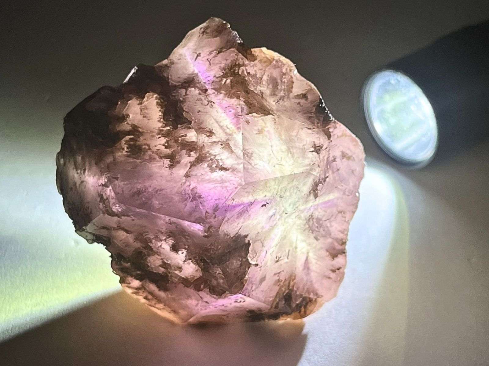 希少）トラピッチェアメジスト ファントムスフィア レインボー 希少