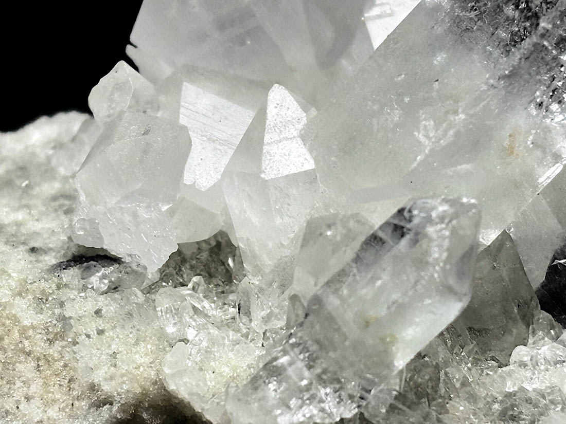 インド・マニカラン産 ヒマラヤ水晶クラスター / Himalayan Quartz