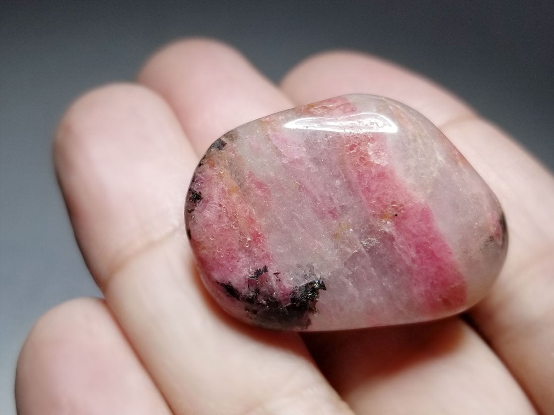 ロードナイトinクォーツ タンブル ( 薔薇輝石 )/ Rhodonite in Quartz
