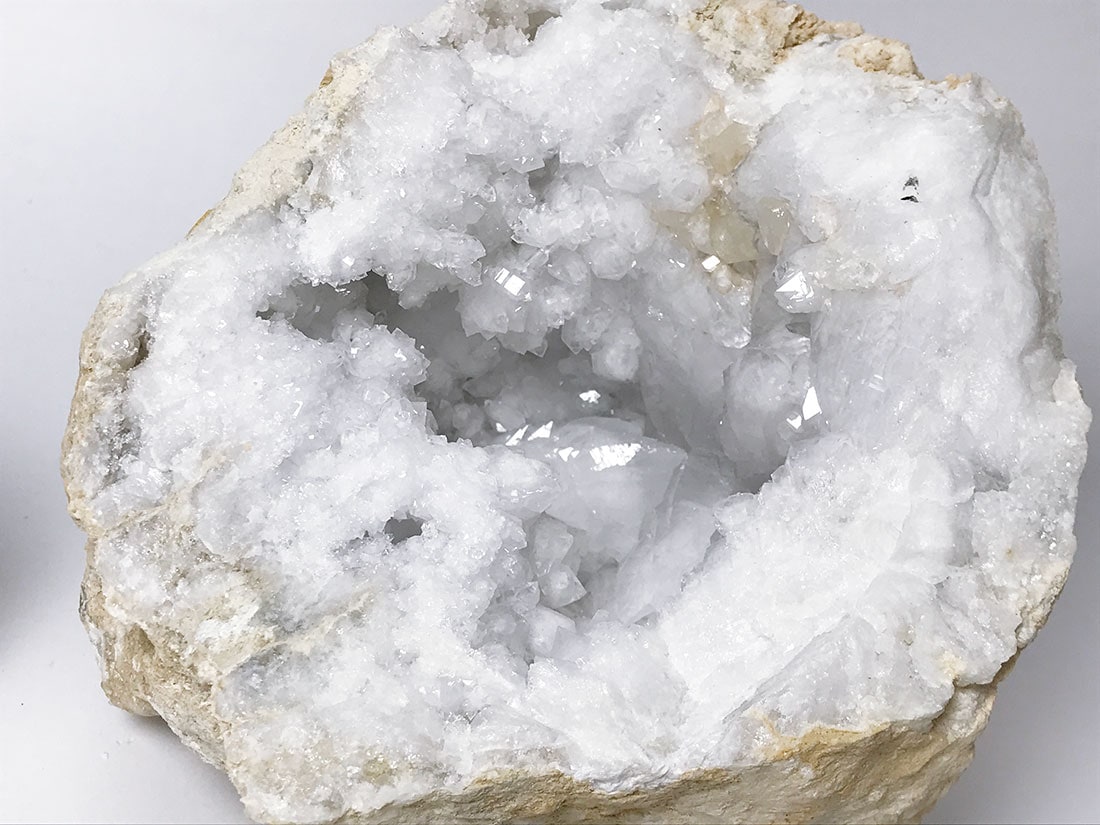 水晶　ジオード　ハーフ 41d7df031ff7a92635ceccbcb529e2