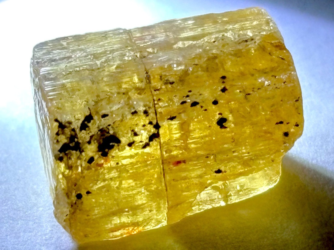 蛍光) ブラジル産 インペリアルトパーズ /Imperial Topaz