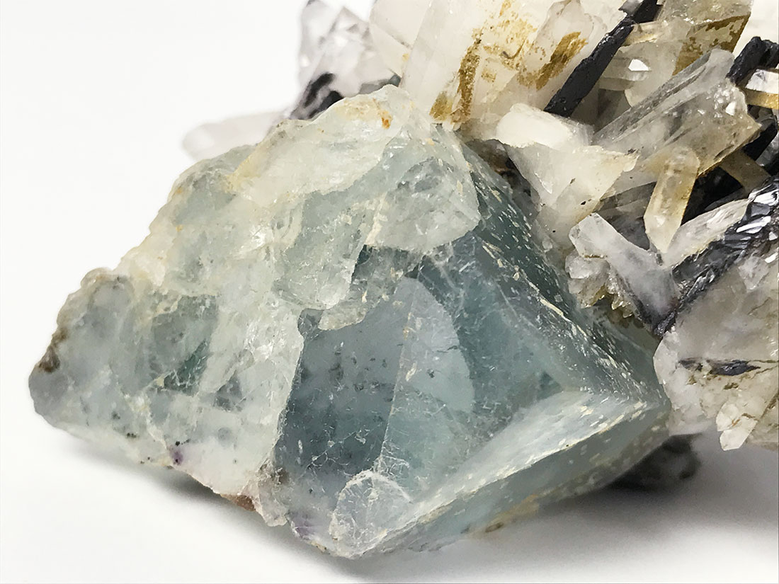 【40g】中国 ヤオガンシャン産 クリアブルーフローライト 煙水晶共生 母岩付 40g】中国 ヤオガンシャン産 クリアブルーフローライト 煙水晶