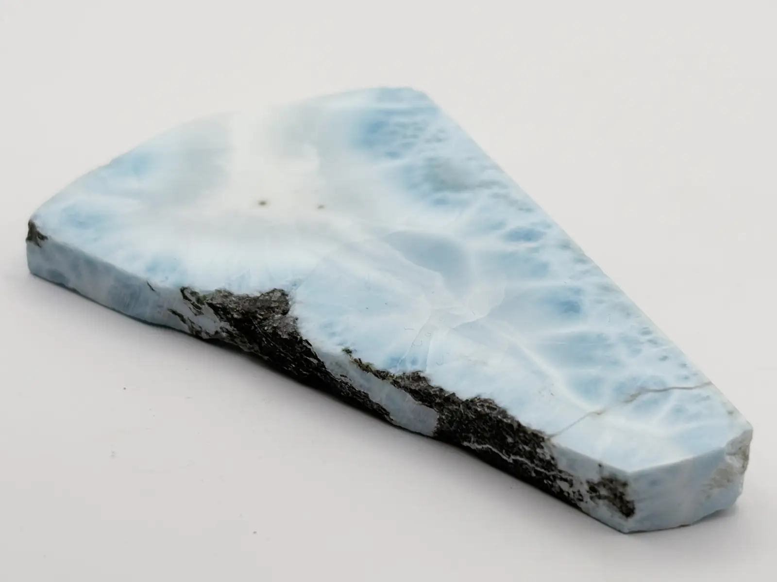 ドミニカ共和国産 ラリマー ( ソーダ珪灰石 ) 一面磨き/ Larimar ドミニカ共和国産 ラリマー ( ソーダ珪灰石 ) 一面磨き/ Larimar