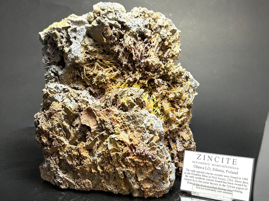 【鉱物標本】ジンカイト/紅亜鉛鉱/Zincite　※ポーランド※半人工 ポーランド産 ジンカイト / zincite ( 紅亜鉛鉱 )