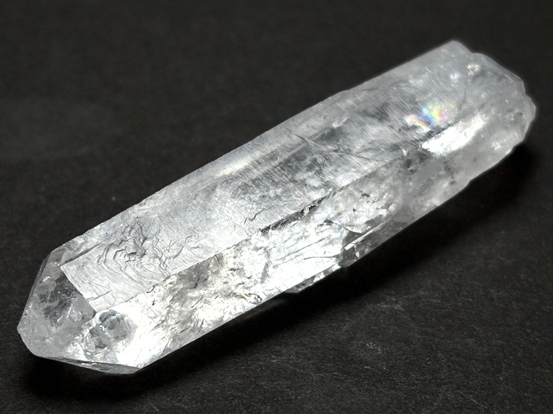 マダガスカル産 水晶 ポイント (貫入水晶) / Crystal Quartz