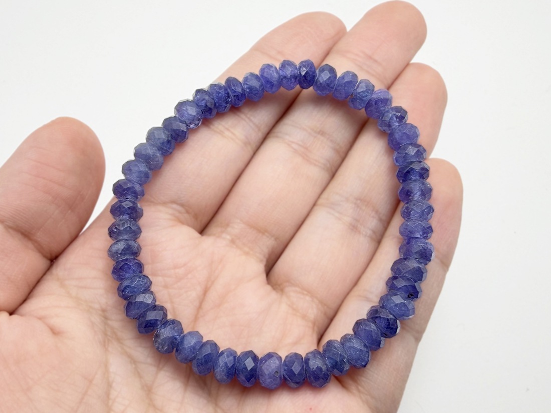 タンザナイト ボタンカット ブレスレット ( 灰簾石 ) / Tanzanite タンザナイト ボタンカット ブレスレット ( 灰簾石 ) / Tanzanite