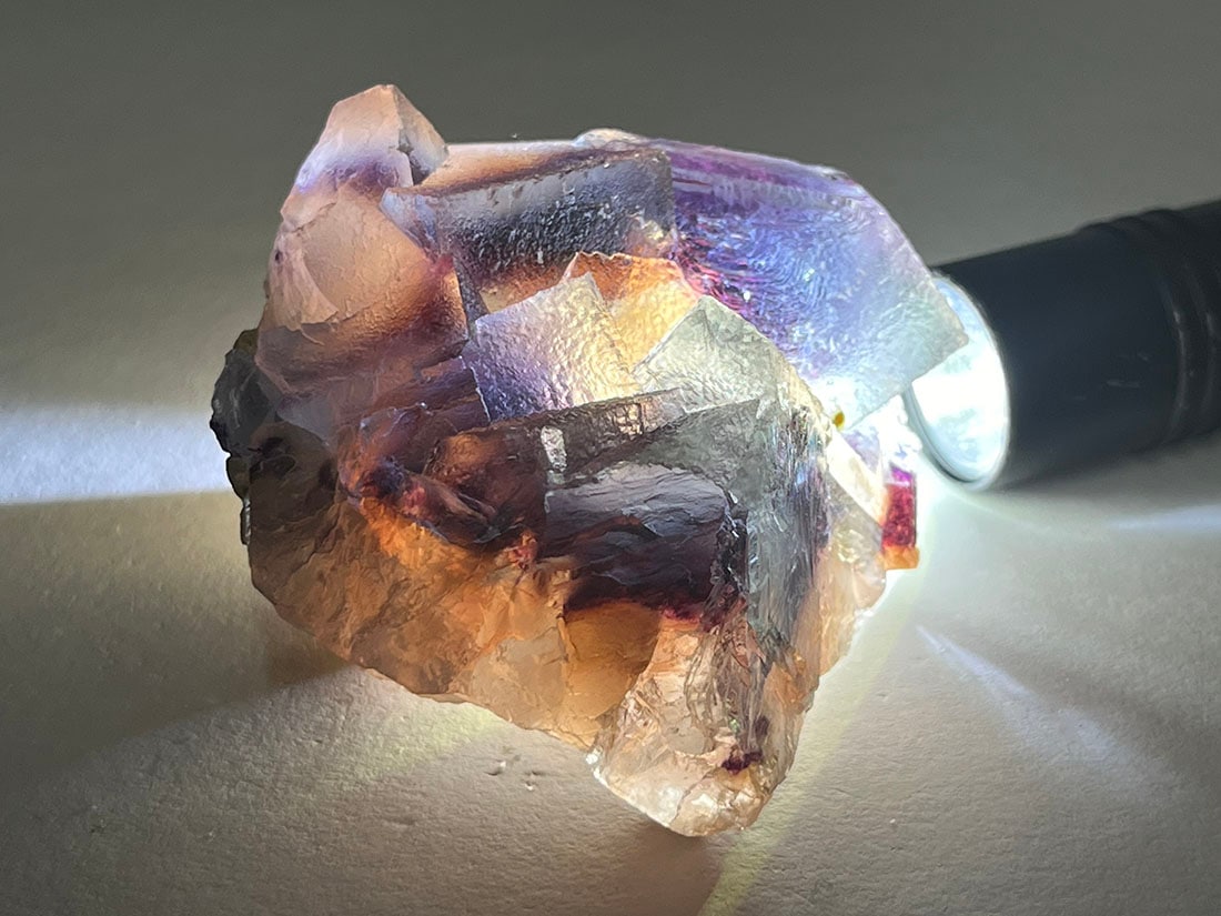 内モンゴル(インドゥ鉱山)産 フローライト