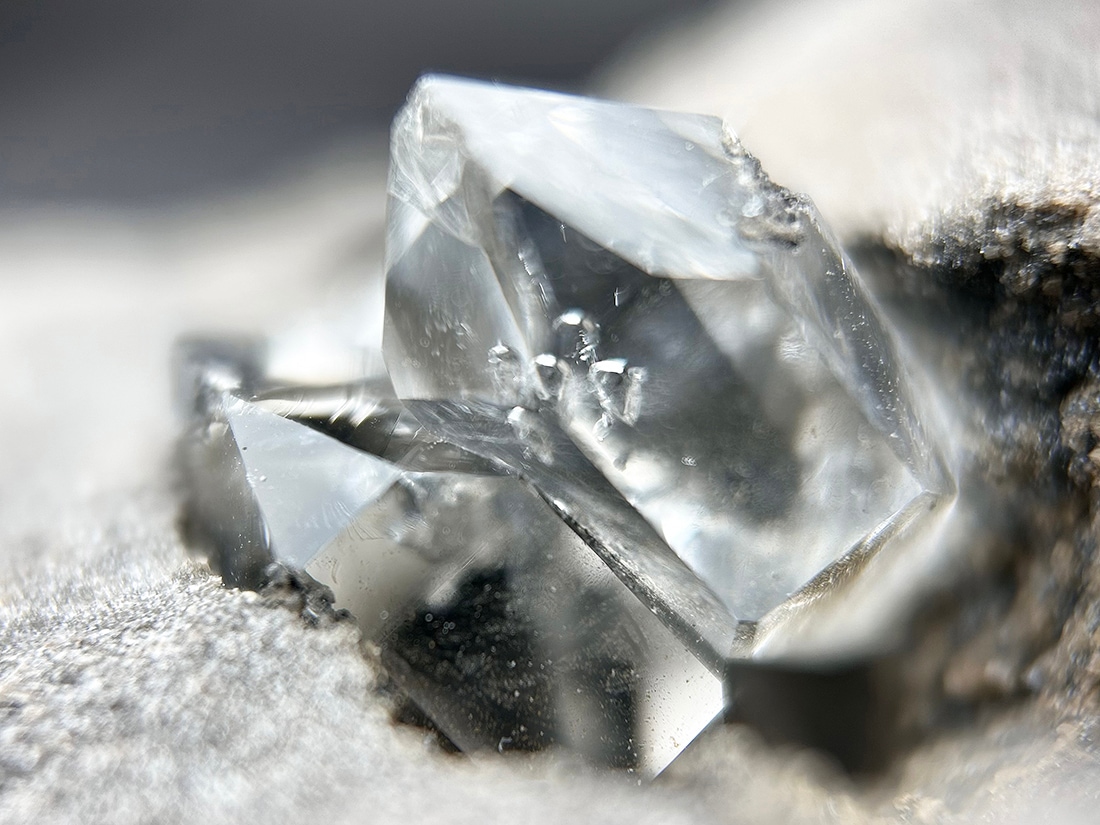 ニューヨーク州産 ハーキマーダイヤモンド 母岩付き / Herkimer Diamond