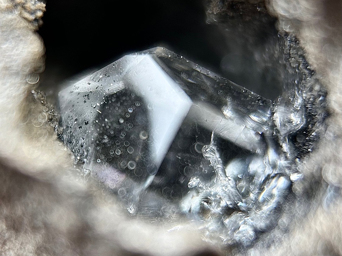 ニューヨーク州産 ハーキマーダイヤモンド 母岩付き / Herkimer Diamond
