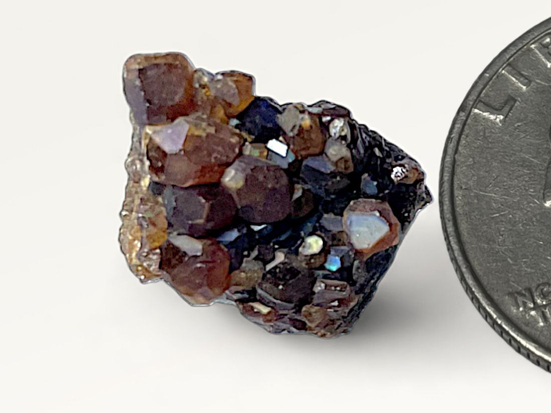 【限定値下げ】奈良天川村産 /レインボーガーネット 20粒 奈良県天川村産レインボーガーネット（アンドラダイトガーネット