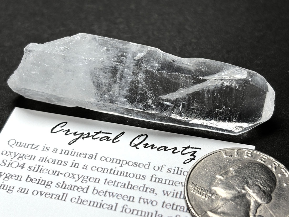 マダガスカル産 水晶 ポイント (貫入水晶) / Crystal Quartz