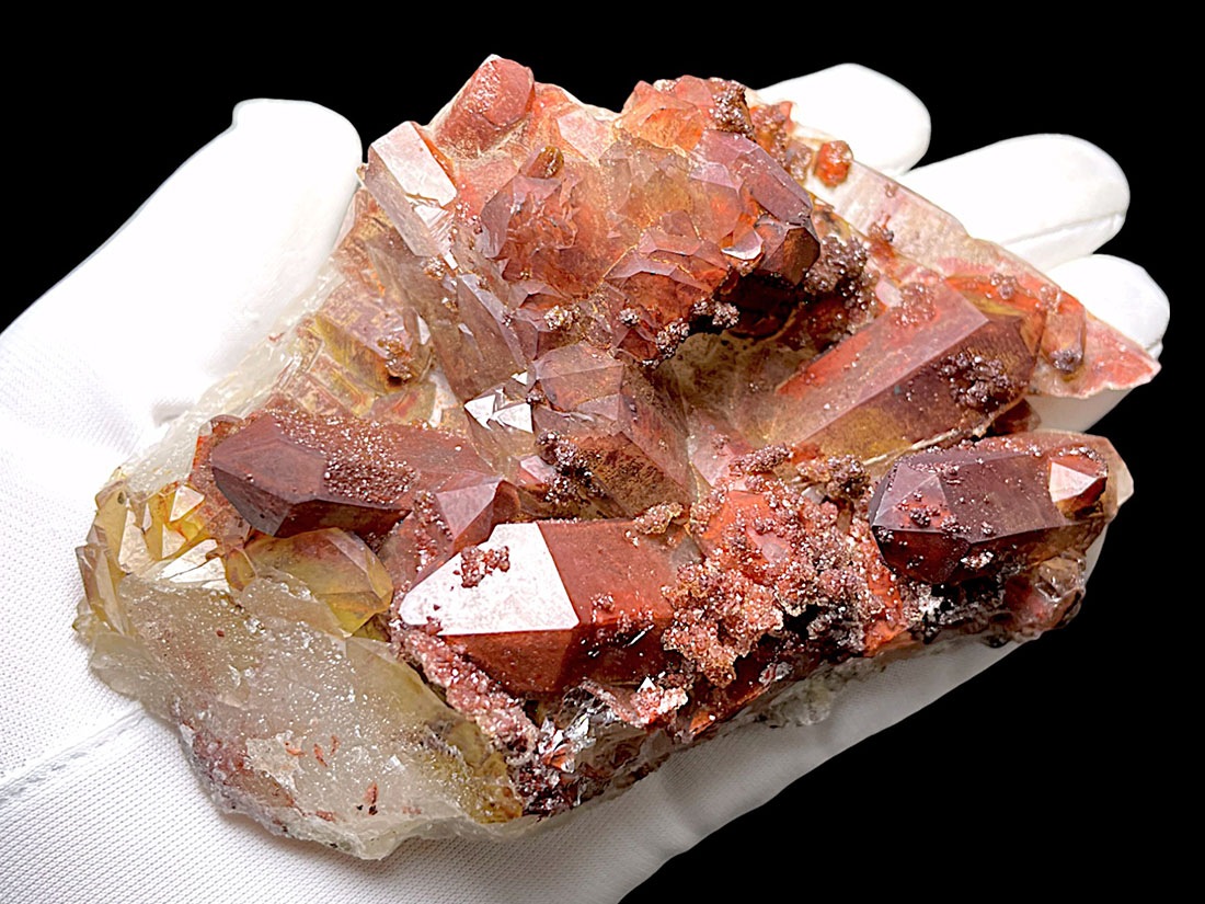 モロッコ産 レッドクォーツ (ヘマタイトコーティングクォーツ)