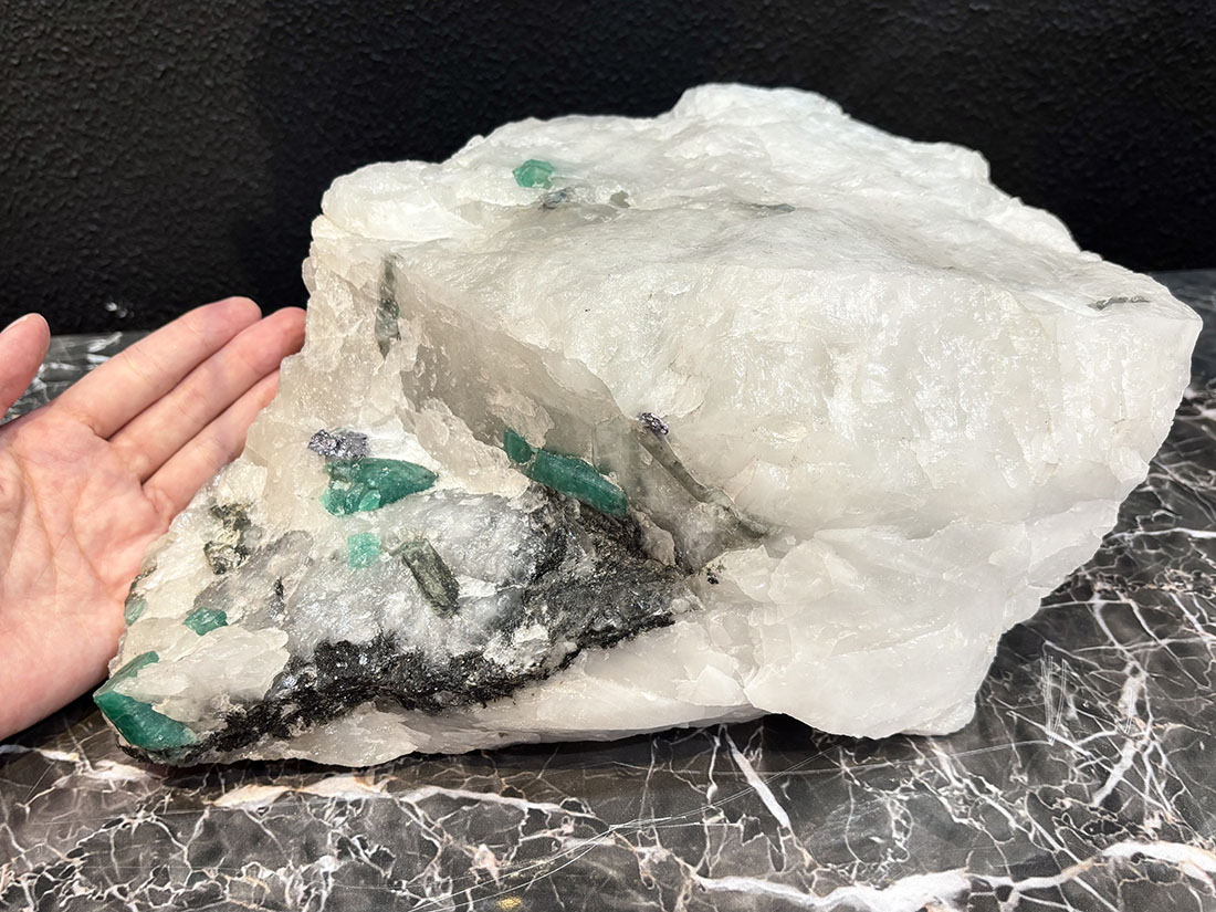 ブラジル産 エメラルド 原石 特大 / Emerald