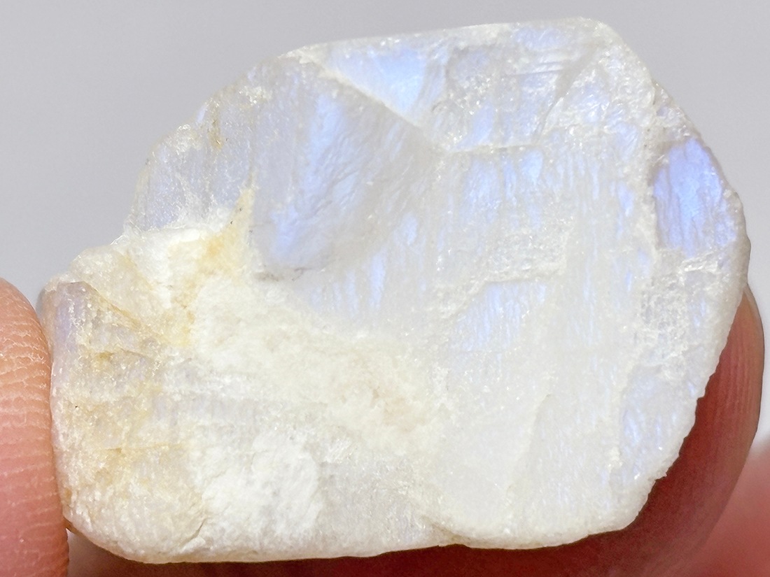 マダガスカル産 ブルームーンストーン /Blue Moon Stone