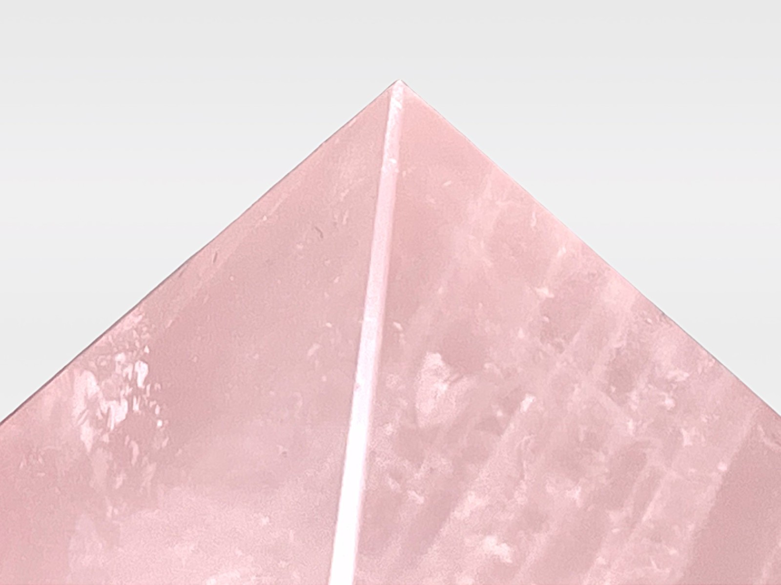 ＜世界の土産＞ ローズクォーツ 【高さ20cm】マダガスカル 世界の土産＞ ローズクォーツ 【高さ20cm】マダガスカル 世界の土産