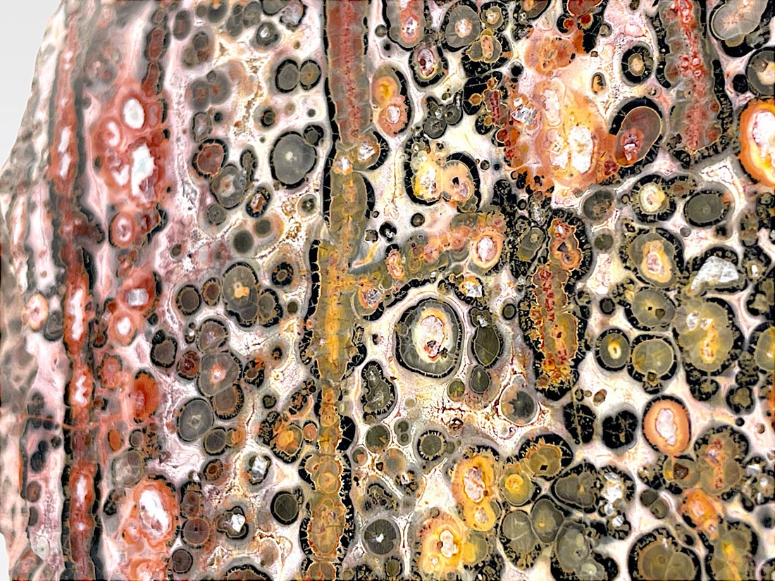 レオパードスキンジャスパー製ヒョウ 豹柄模様 天然石彫刻品 置物 精巧オブジェ レオパードスキンジャスパー製ヒョウ 豹柄模様 天然石彫刻品