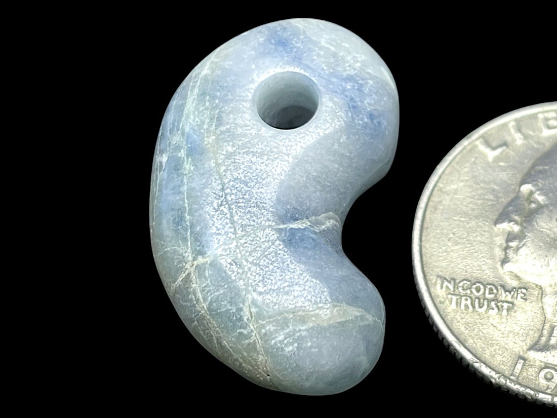 ⭐︎希少⭐︎糸魚川翡翠】勾玉（入コン沢ブルー） 日本製 自社製 日本銘