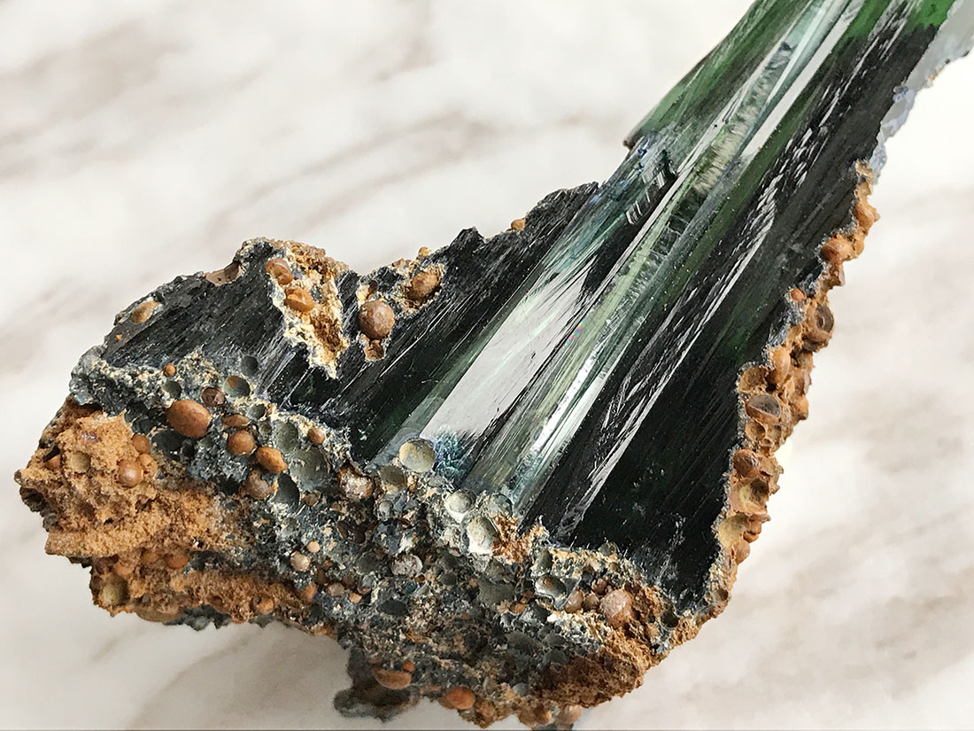 ブラジル産 母岩付 ビビアナイト 藍鉄鉱 18×26×7.5cm 2639.8g ブラジル産 母岩付 ビビアナイト 藍鉄鉱 18×26×7.5cm 2639.8g