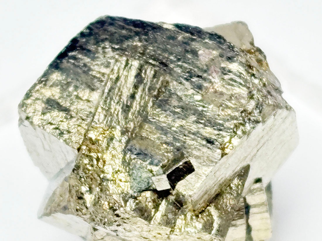 新潟県飯豊鉱山産 パイライト ( 黄鉄鉱 ) /Pyrite