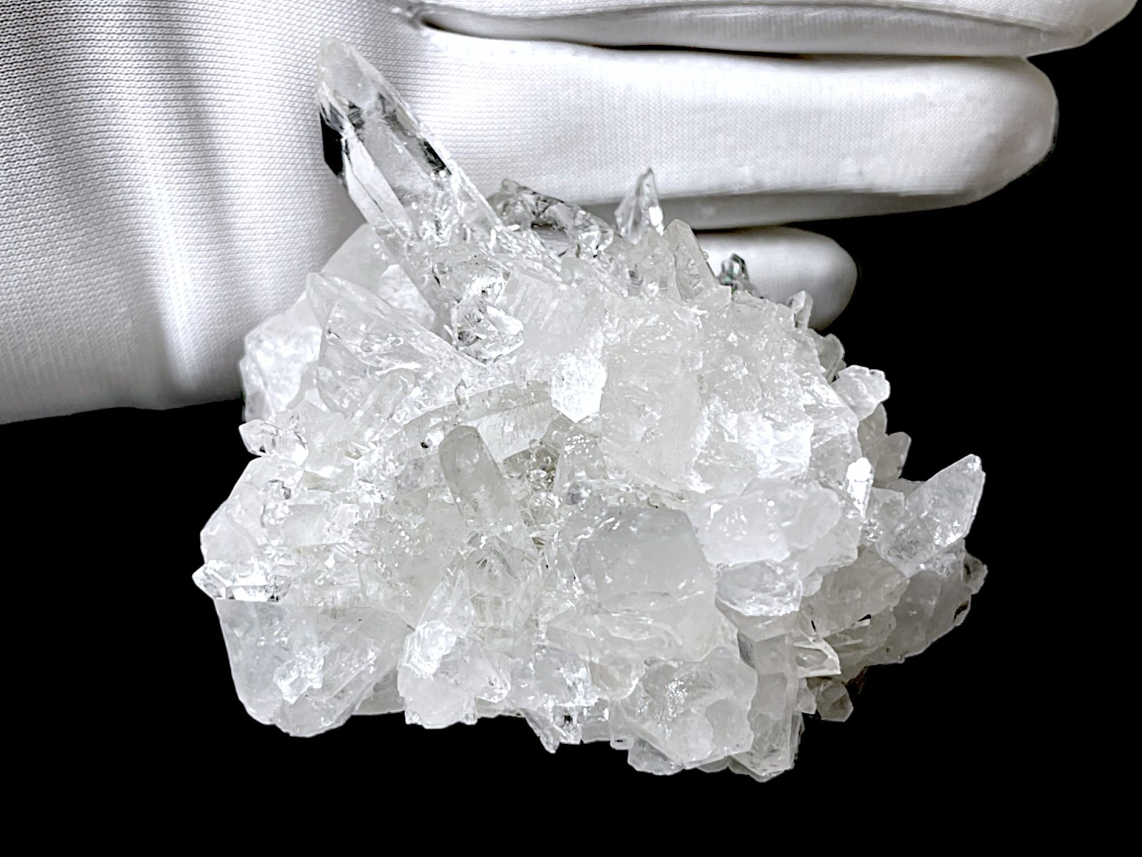 ブラジル・トマスゴンサガ鉱山産 水晶クラスター / Quartz Crystal Cluster