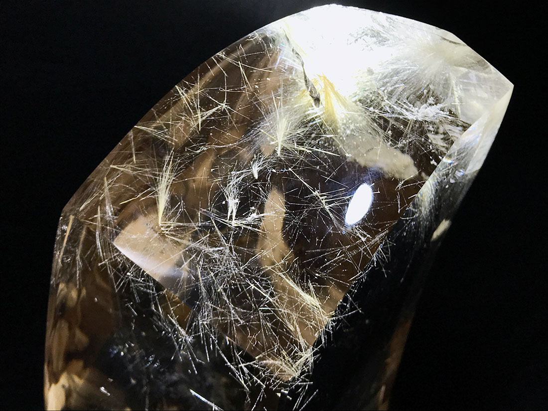 天然石　ルチル入り水晶　台座付き ルチル&ガーデン&クォーツinクォーツ （貫入水晶） (木製台座付き