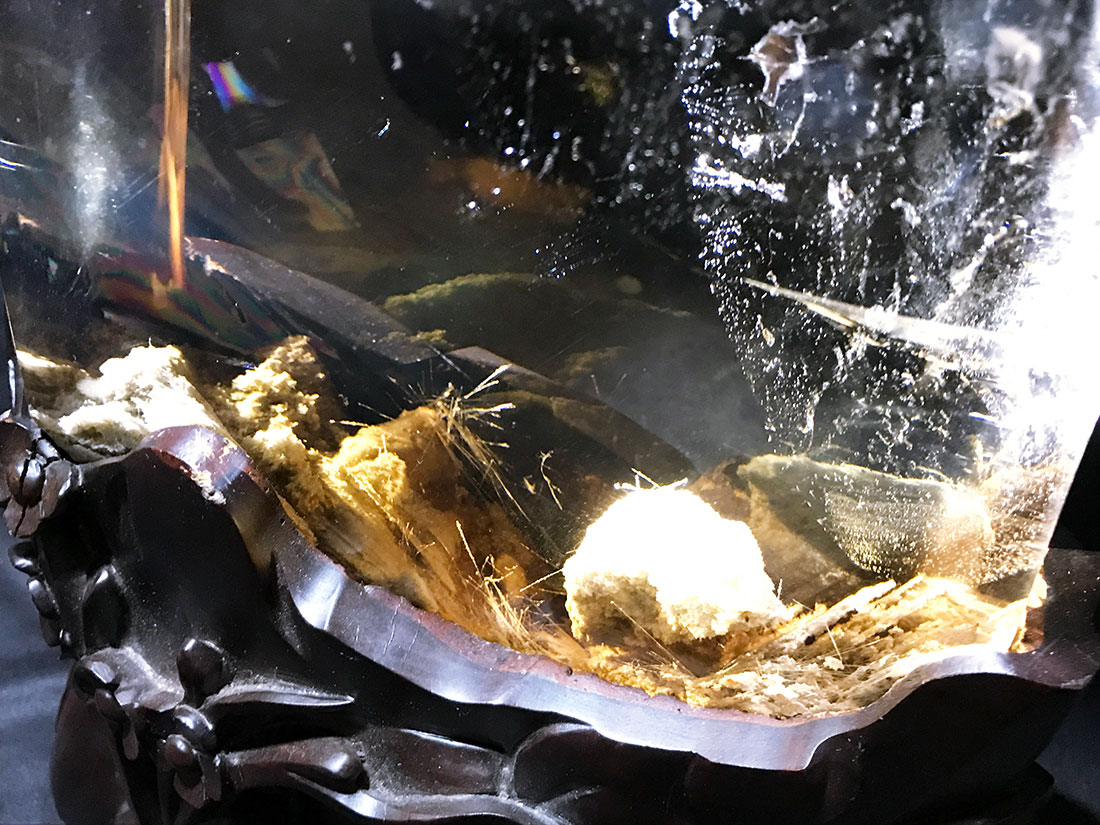 ルチル&ガーデン&クォーツinクォーツ （貫入水晶） (木製台座付き