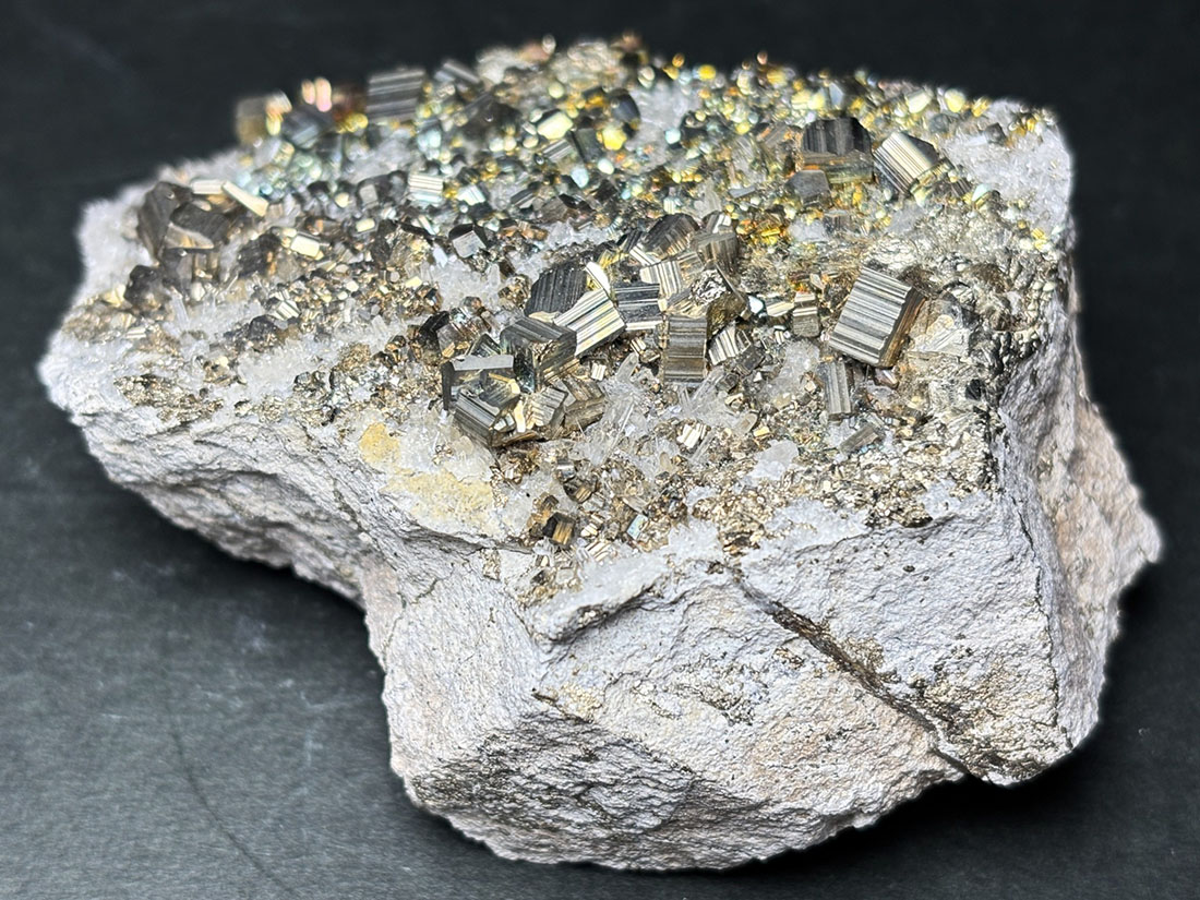 インドネシア産 パイライト with 水晶 クラスター / Pyrite with Quartz