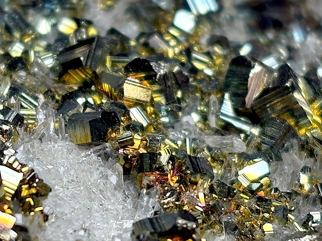 インドネシア産 パイライト with 水晶 クラスター / Pyrite with Quartz