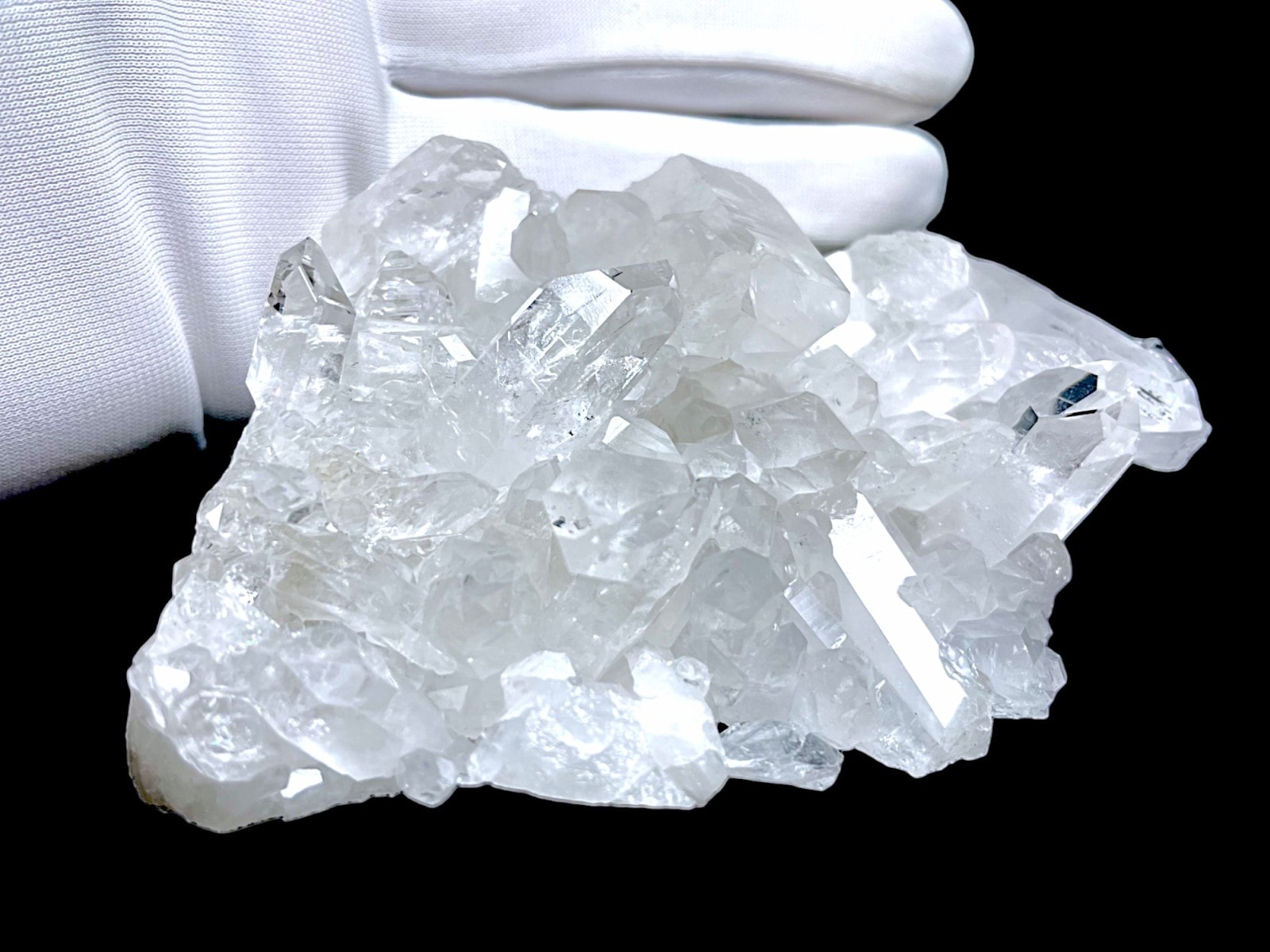 ブラジル・トマスゴンサガ鉱山産 水晶クラスター / Quartz Crystal Cluster