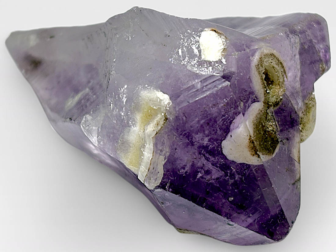 ブラジル産クリストバライトinアメジスト / Cristobalite in Amethyst