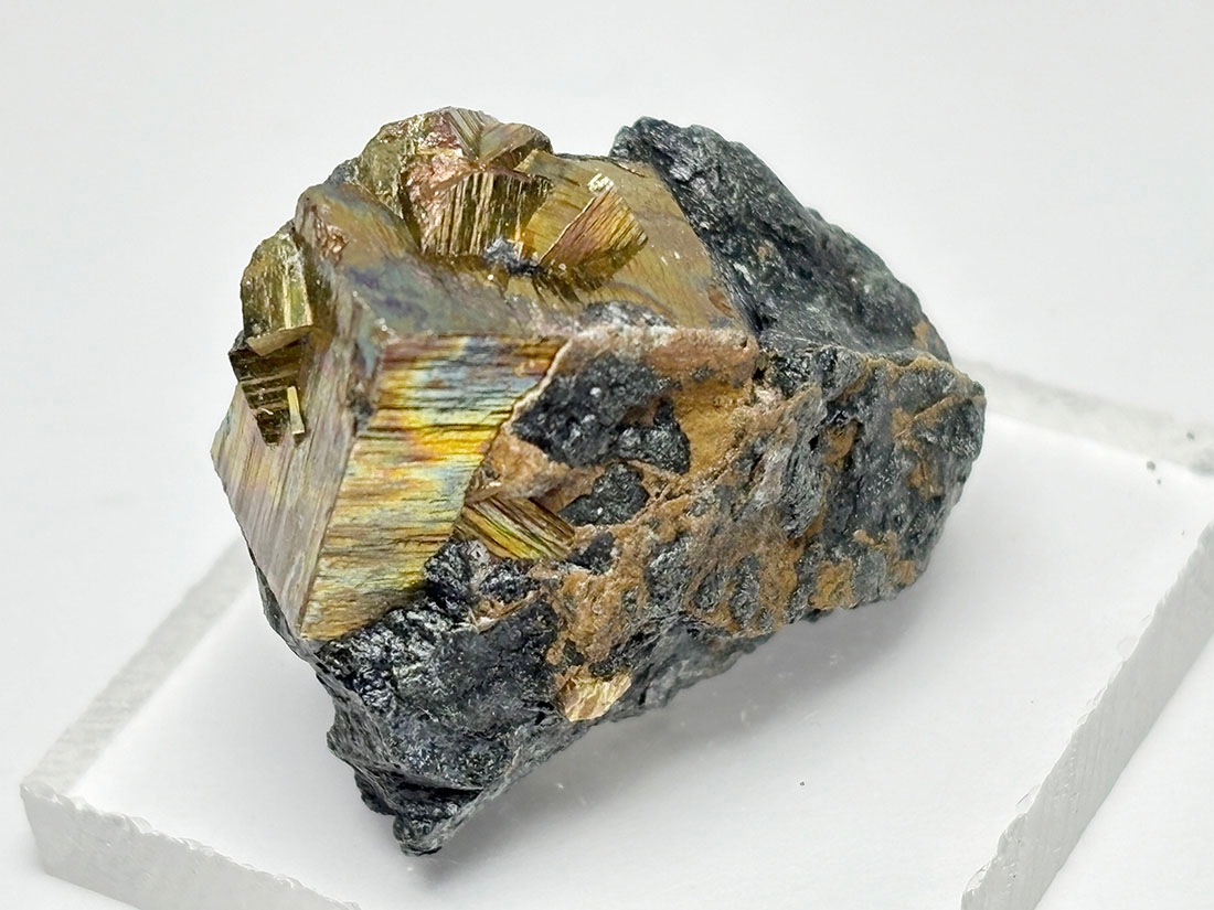 パイライト（黄鉄鉱） 新潟県飯豊鉱山産 パイライト ( 黄鉄鉱 ) /Pyrite