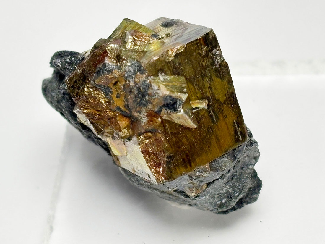 新潟県飯豊鉱山産 パイライト ( 黄鉄鉱 ) /Pyrite