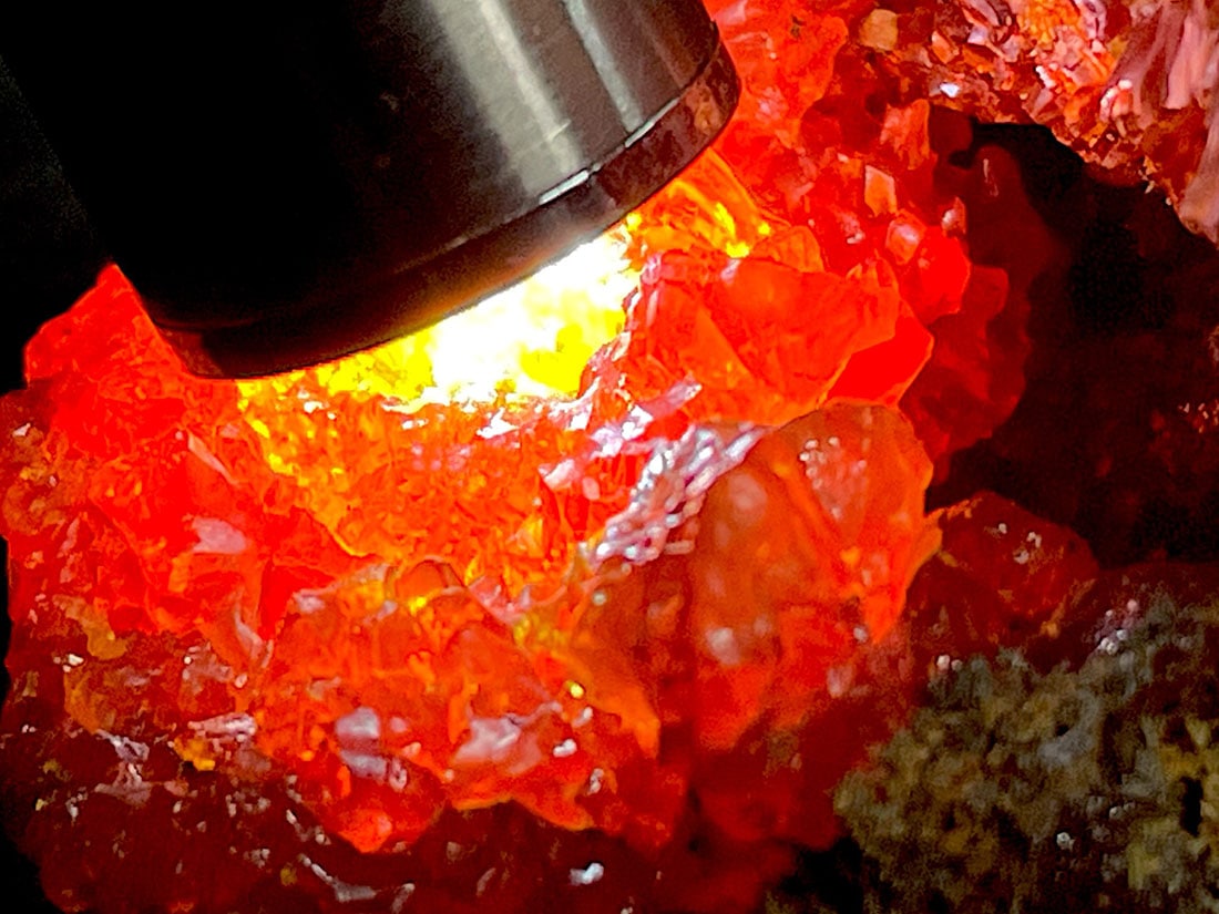 【鉱物標本】ジンカイト/紅亜鉛鉱/Zincite　※ポーランド※半人工 鉱物標本】ジンカイト/紅亜鉛鉱/Zincite ※ポーランド※半人工