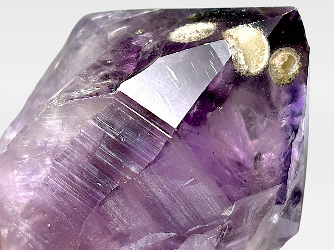 ブラジル産クリストバライトinアメジスト / Cristobalite in Amethyst