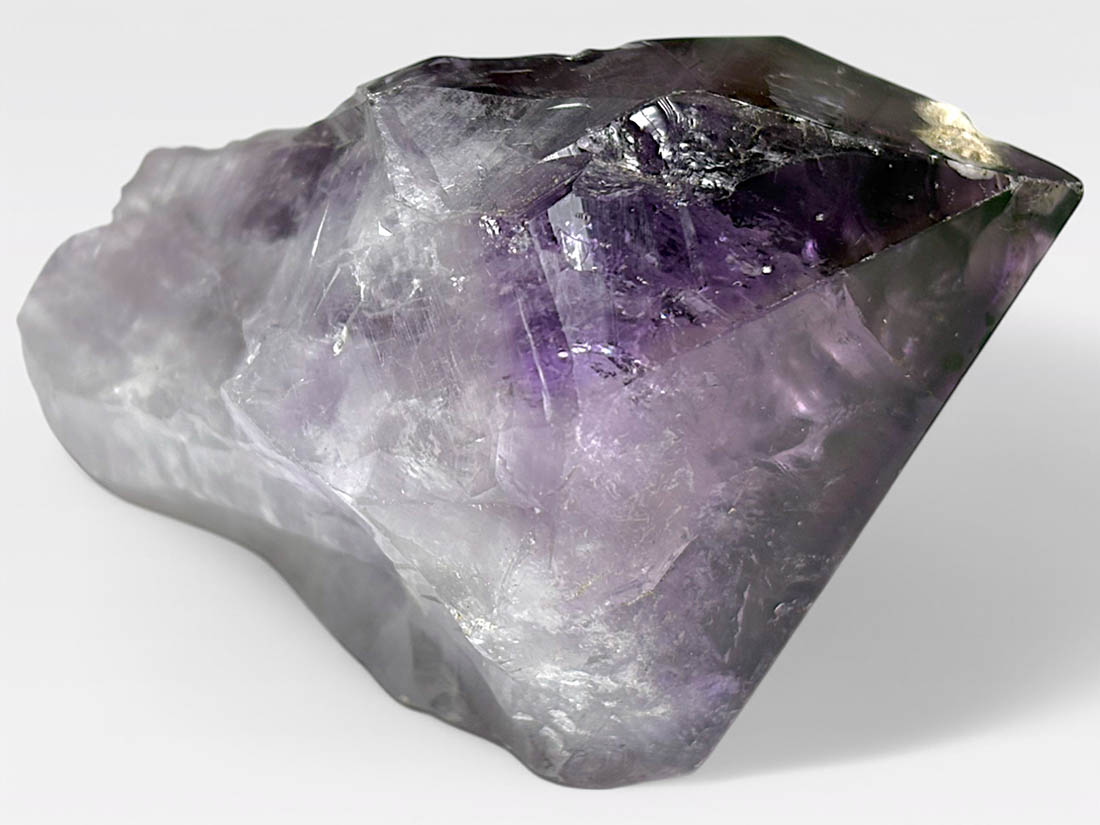 ブラジル産クリストバライトinアメジスト / Cristobalite in Amethyst