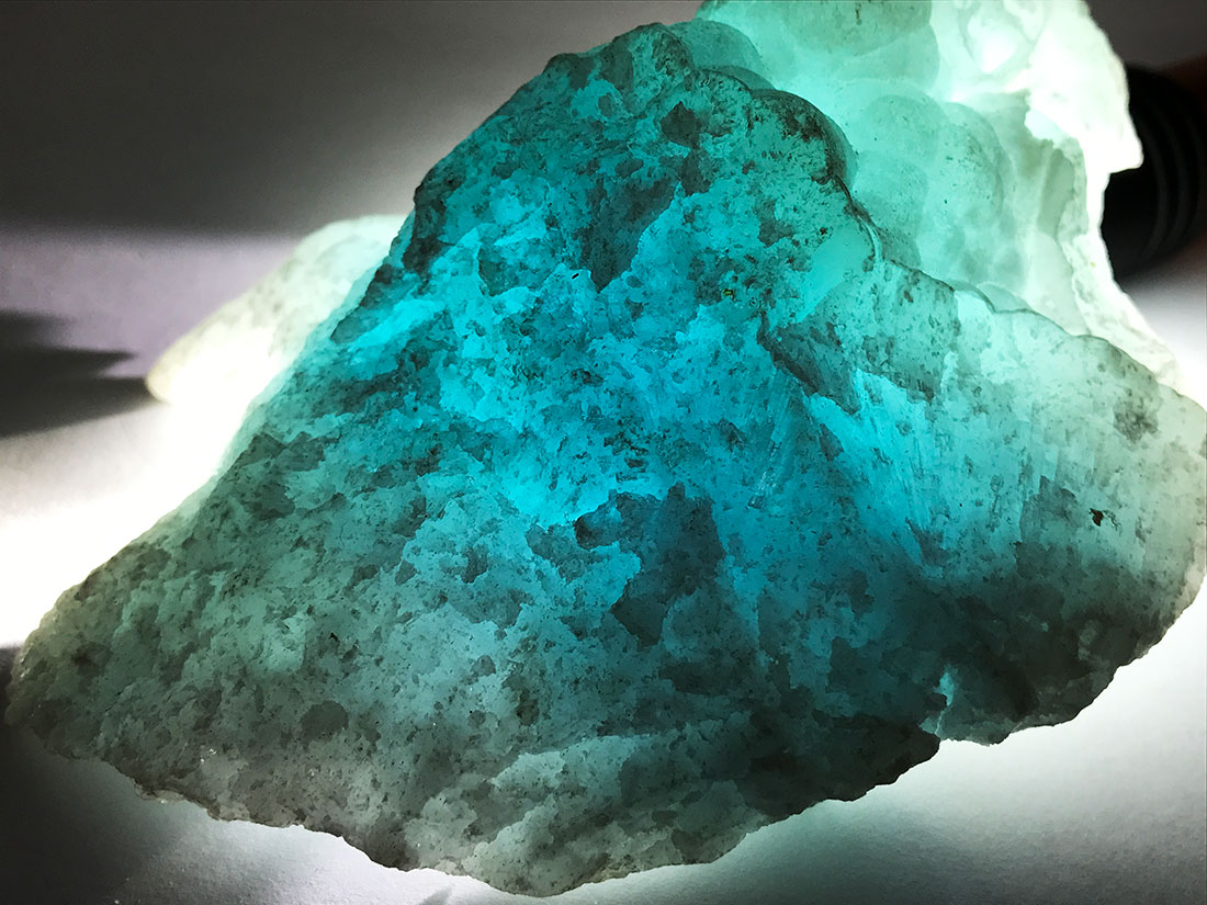 コンゴ産ブルーアラゴナイト