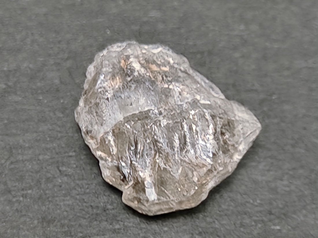 パキスタン産石油入り水晶/Oil & Tar in Quartz