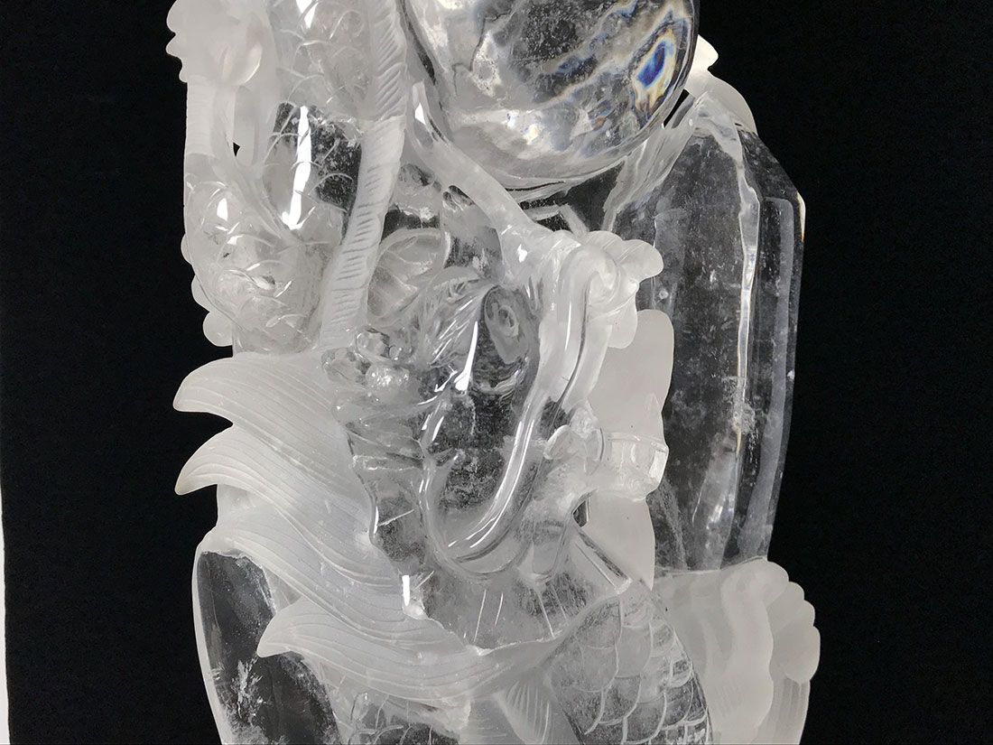 アウトレット】水晶 龍彫刻 (木製台座付き)
