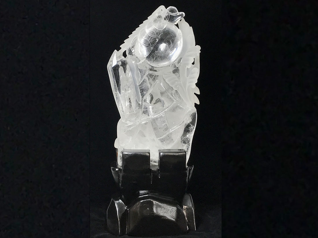 【超希少】コンゴ産グリーン水晶 龍神彫 台座付 アウトレット】水晶 龍彫刻 (木製台座付き)