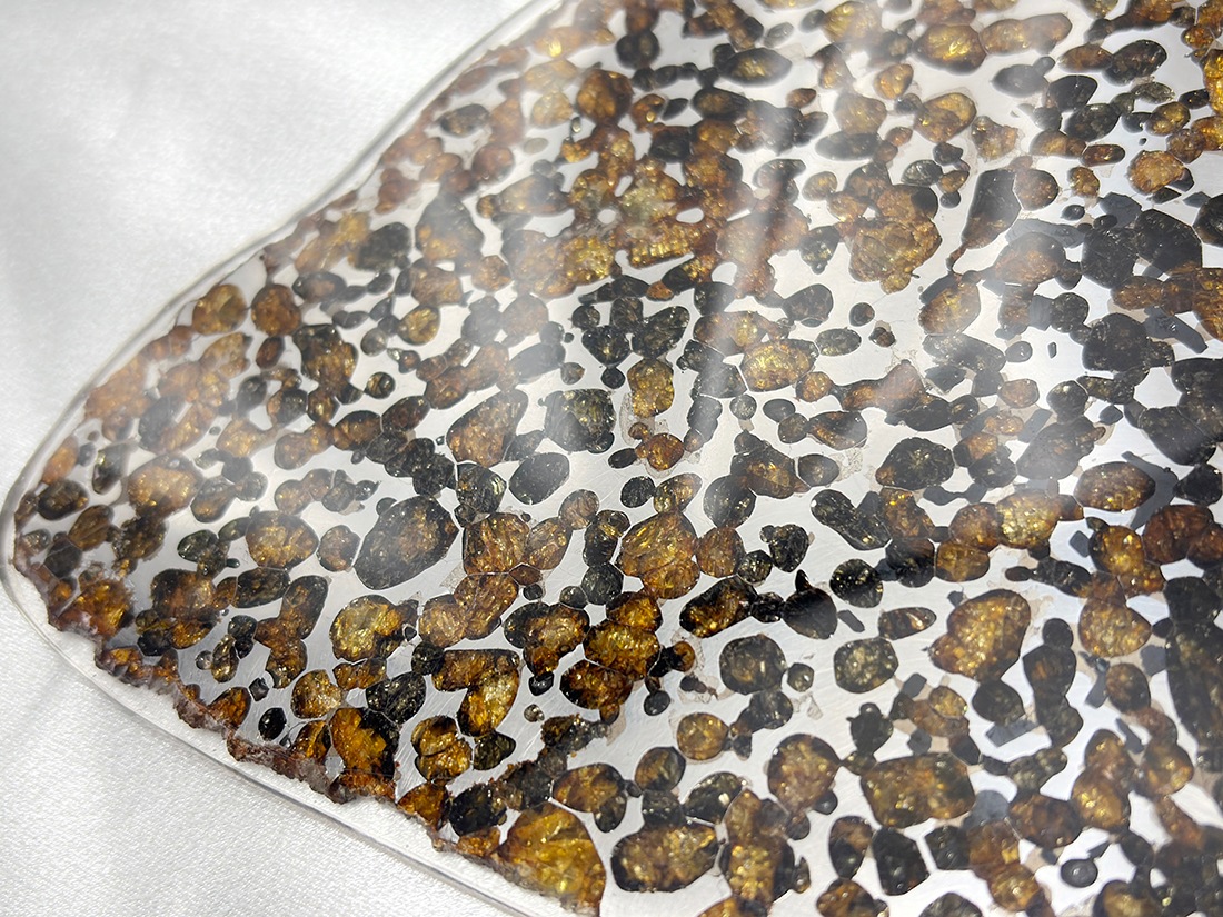 ケニア産 セリコパラサイト隕石 特大 / Sericho Pallasite Meteorite